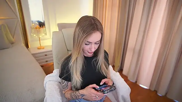 GraceCandy online show from 04-14-26, 02:01