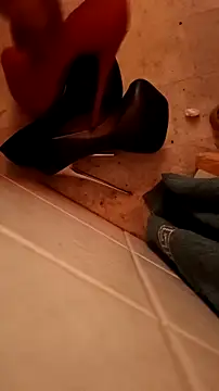 Snapshot of Misspadrona88 chatting on 11-19-25, 10:32 Misspadrona88 online show from 11-19-25, 10:32