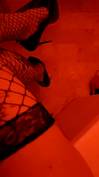 Snapshot of Misspadrona88 chatting on 12-22-25, 05:54 Misspadrona88 online show from 12-22-25, 05:54