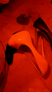 Snapshot of Misspadrona88 chatting on 02-14-26, 04:15 Misspadrona88 online show from 02-14-26, 04:15