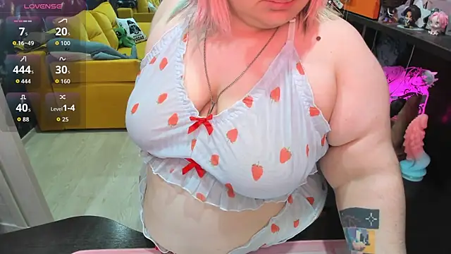 Snapshot of Softie_Sofy chatting on 07-06-26, 01:46 Softie Sofy online show from 07-06-26, 01:46