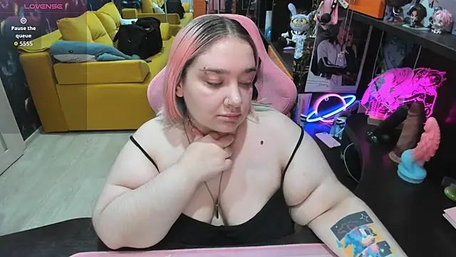 Snapshot of Softie_Sofy chatting on 07-09-26, 12:15 Softie Sofy online show from 07-09-26, 12:15