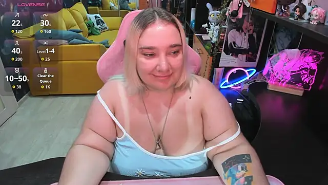Snapshot of Softie_Sofy chatting on 07-21-26, 01:52 Softie Sofy online show from 07-21-26, 01:52