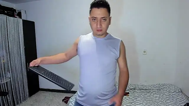 Snapshot of ares_sexxx chatting on 04-26-26, 09:56 ares sexxx online show from 04-26-26, 09:56