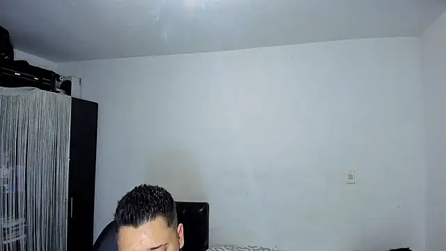 Snapshot of ares_sexxx chatting on 05-05-26, 10:51 ares sexxx online show from 05-05-26, 10:51