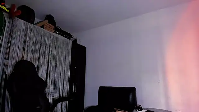 Snapshot of ares_sexxx chatting on 05-30-26, 01:52 ares sexxx online show from 05-30-26, 01:52
