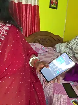 Snapshot of Anushka_21 chatting on 02-17-26, 12:29 Anushka 21 online show from 02-17-26, 12:29