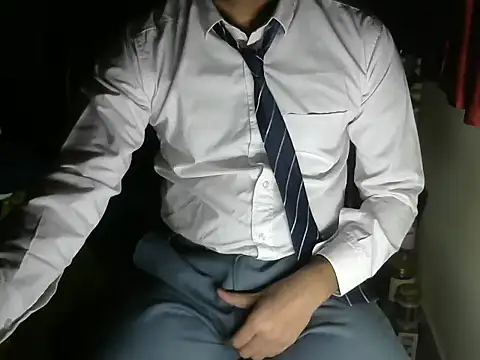 aloneboy1996 online show from 12-18-25, 06:14