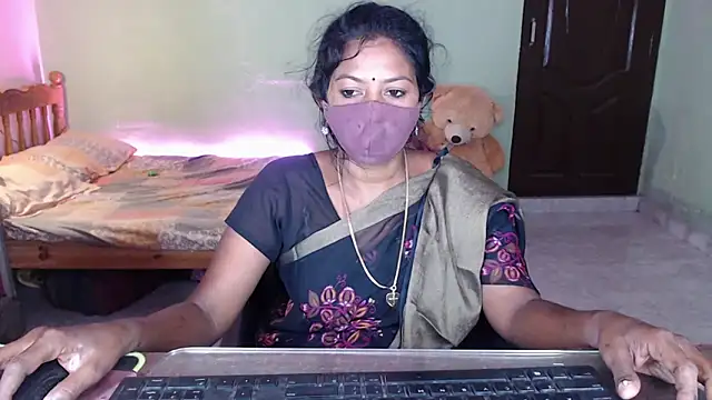 Snapshot of Novapol chatting on 04-23-26, 01:13 Novapol online show from 04-23-26, 01:13
