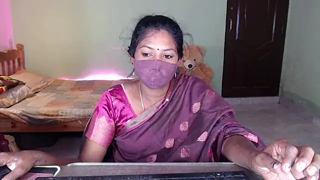 Snapshot of Novapol chatting on 04-25-26, 12:30 Novapol online show from 04-25-26, 12:30