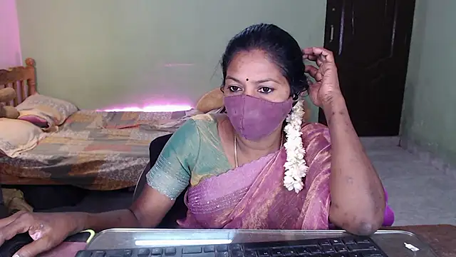 Snapshot of Novapol chatting on 04-29-26, 01:26 Novapol online show from 04-29-26, 01:26