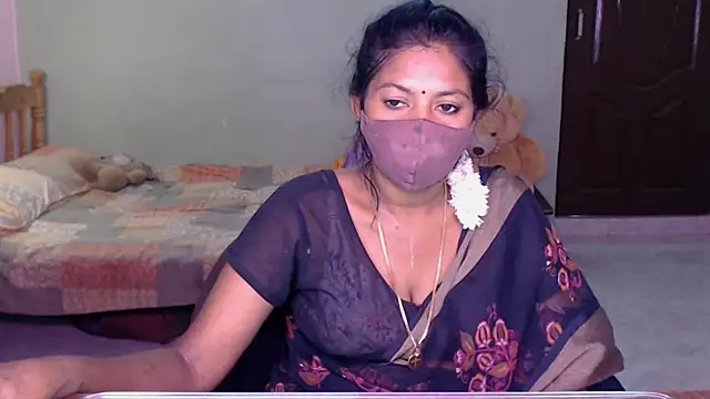 Snapshot of Novapol chatting on 06-07-26, 01:15 Novapol online show from 06-07-26, 01:15