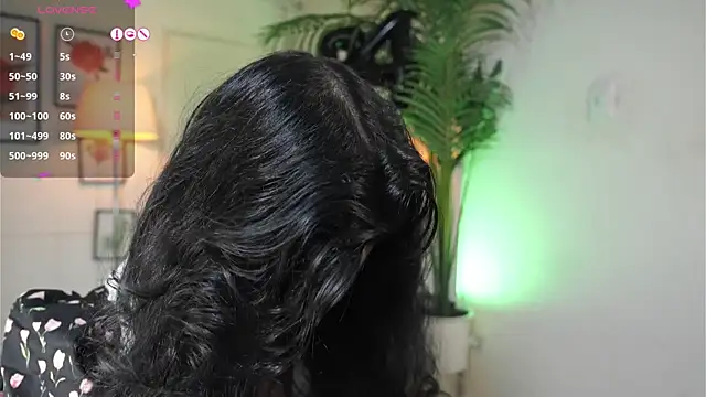 artechloe online show from 10-31-25, 11:06