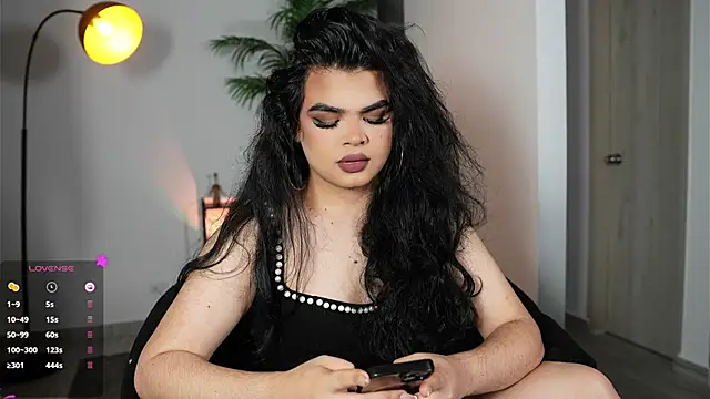 Snapshot of artechloe chatting on 06-16-26, 12:57 artechloe online show from 06-16-26, 12:57