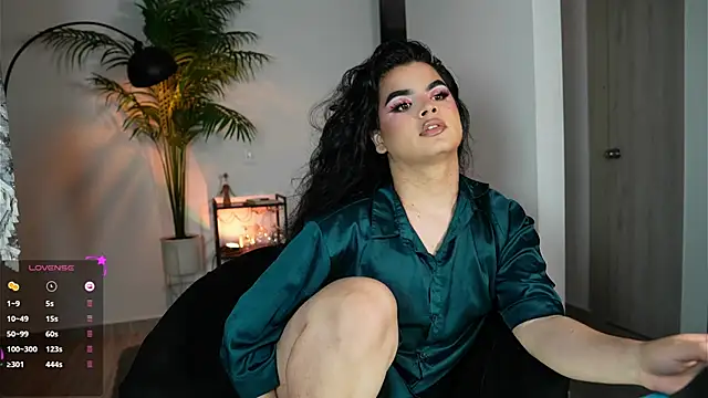 Snapshot of artechloe chatting on 06-20-26, 02:03 artechloe online show from 06-20-26, 02:03