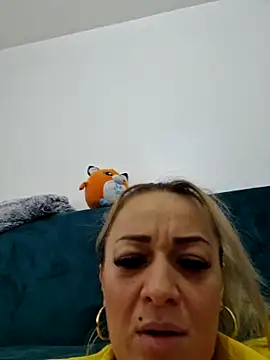 Snapshot of Ruxy42ETT chatting on 02-16-25, 08:54 Ruxy42ETT online show from 02-16-25, 08:54