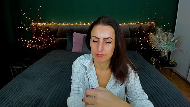 Snapshot of Rebecca_Diamond chatting on 01-23-25, 11:37 Rebecca Diamond online show from 01-23-25, 11:37