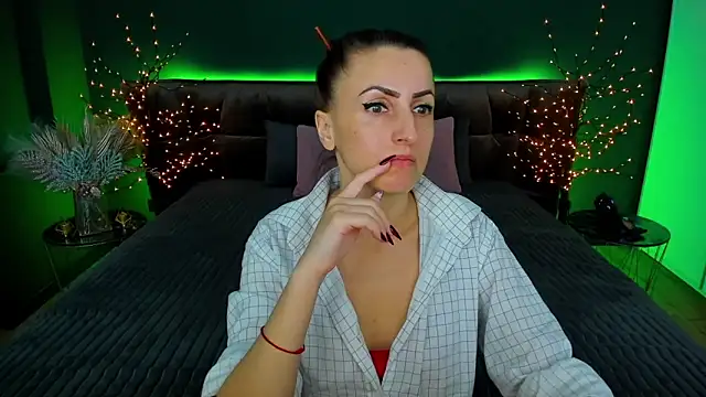 Snapshot of Rebecca_Diamond chatting on 01-29-25, 06:43 Rebecca Diamond online show from 01-29-25, 06:43