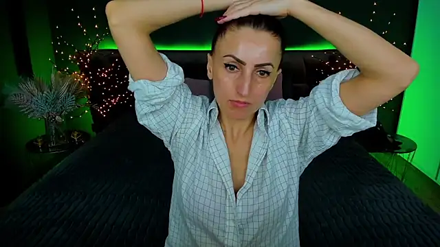 Snapshot of Rebecca_Diamond chatting on 01-29-25, 09:44 Rebecca Diamond online show from 01-29-25, 09:44