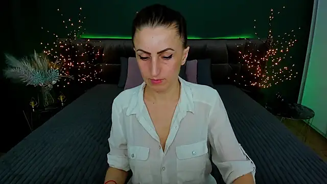 Snapshot of Rebecca_Diamond chatting on 02-03-25, 03:59 Rebecca Diamond online show from 02-03-25, 03:59