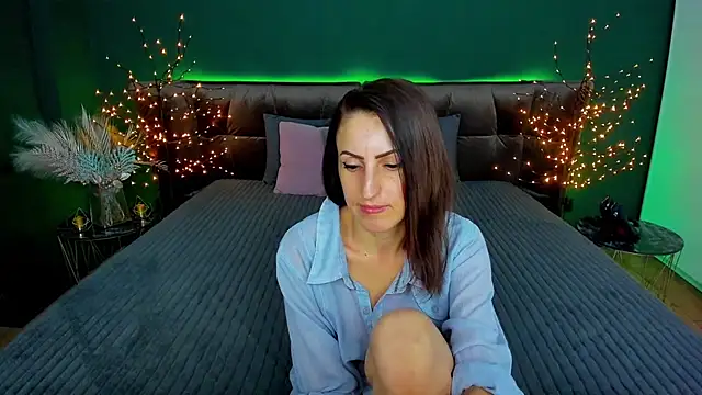 Snapshot of Rebecca_Diamond chatting on 02-04-25, 03:26 Rebecca Diamond online show from 02-04-25, 03:26