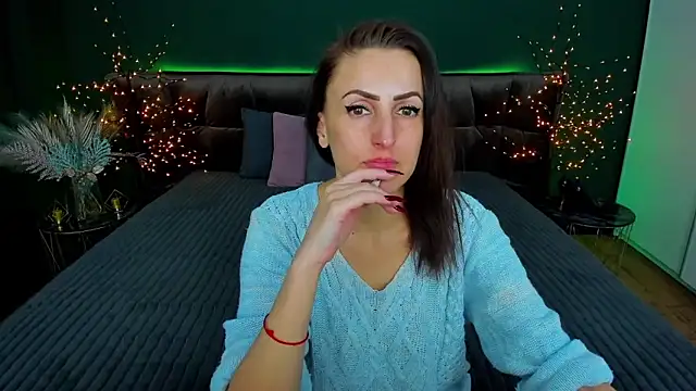 Snapshot of Rebecca_Diamond chatting on 02-11-25, 09:42 Rebecca Diamond online show from 02-11-25, 09:42
