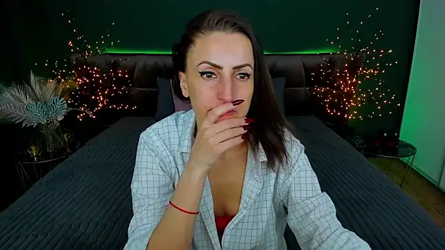 Snapshot of Rebecca_Diamond chatting on 02-12-25, 12:55 Rebecca Diamond online show from 02-12-25, 12:55
