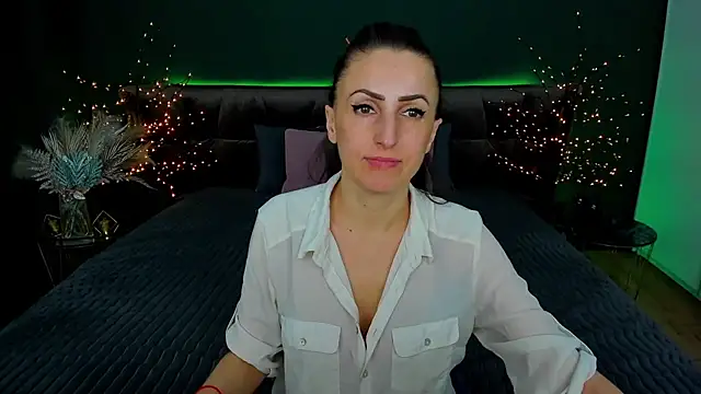 Snapshot of Rebecca_Diamond chatting on 02-26-25, 09:42 Rebecca Diamond online show from 02-26-25, 09:42