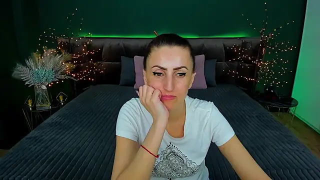 Snapshot of Rebecca_Diamond chatting on 02-27-25, 12:34 Rebecca Diamond online show from 02-27-25, 12:34