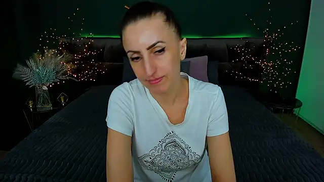 Snapshot of Rebecca_Diamond chatting on 02-27-25, 03:37 Rebecca Diamond online show from 02-27-25, 03:37