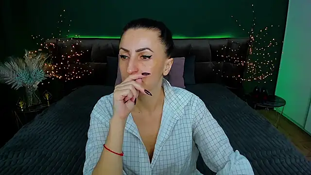 Snapshot of Rebecca_Diamond chatting on 03-05-25, 06:12 Rebecca Diamond online show from 03-05-25, 06:12