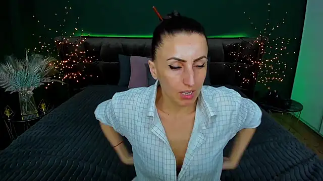 Snapshot of Rebecca_Diamond chatting on 03-10-25, 03:52 Rebecca Diamond online show from 03-10-25, 03:52