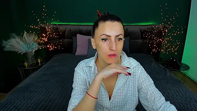 Snapshot of Rebecca_Diamond chatting on 03-12-25, 05:57 Rebecca Diamond online show from 03-12-25, 05:57