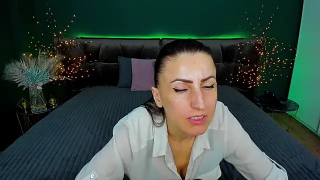 Snapshot of Rebecca_Diamond chatting on 03-14-25, 09:24 Rebecca Diamond online show from 03-14-25, 09:24