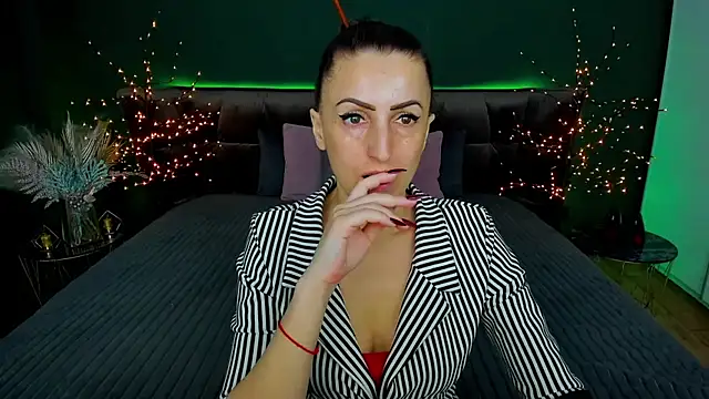 Snapshot of Rebecca_Diamond chatting on 03-16-25, 06:20 Rebecca Diamond online show from 03-16-25, 06:20