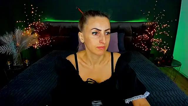 Snapshot of Rebecca_Diamond chatting on 10-02-25, 05:14 Rebecca Diamond online show from 10-02-25, 05:14
