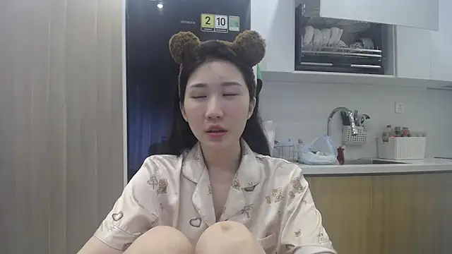 Asiagirll online show from 05-16-26, 10:47