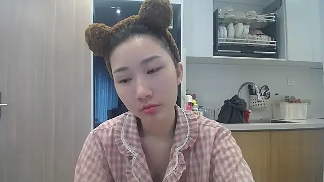 Snapshot of Asiagirll chatting on 06-16-26, 02:58 Asiagirll online show from 06-16-26, 02:58