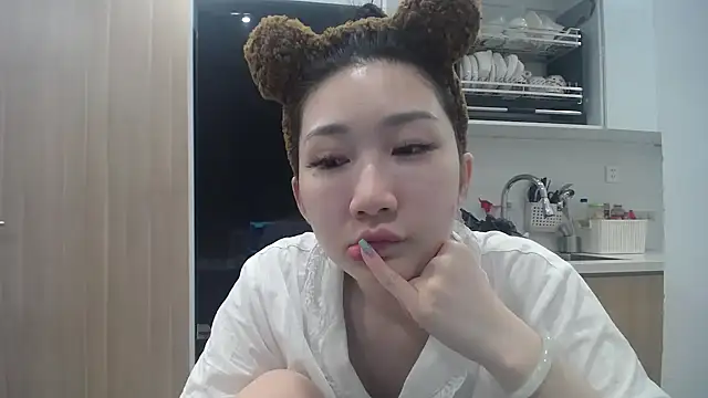 Snapshot of Asiagirll chatting on 06-22-26, 03:42 Asiagirll online show from 06-22-26, 03:42