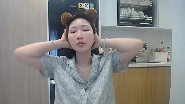 Snapshot of Asiagirll chatting on 07-07-26, 07:23 Asiagirll online show from 07-07-26, 07:23