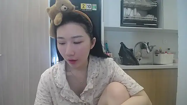 Snapshot of Asiagirll chatting on 07-14-26, 02:05 Asiagirll online show from 07-14-26, 02:05