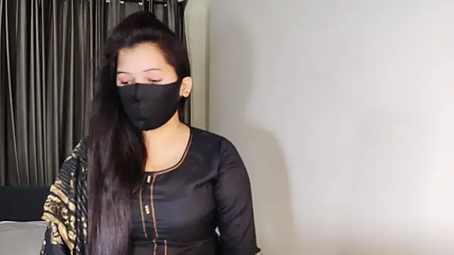 YourLovelyQueen online show from 12-25-24, 08:50
