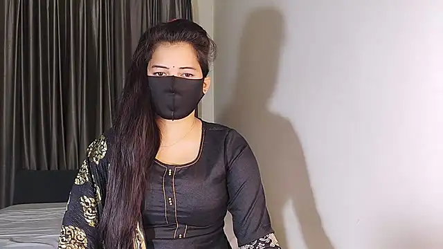 YourLovelyQueen online show from 01-19-25, 07:15