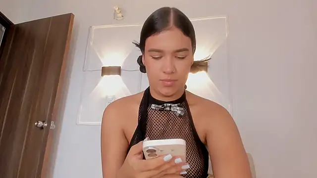 Hanna Risso online show from 04-17-26, 05:49