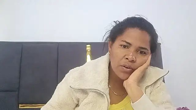 Snapshot of aleixane chatting on 04-20-26, 06:49 aleixane online show from 04-20-26, 06:49
