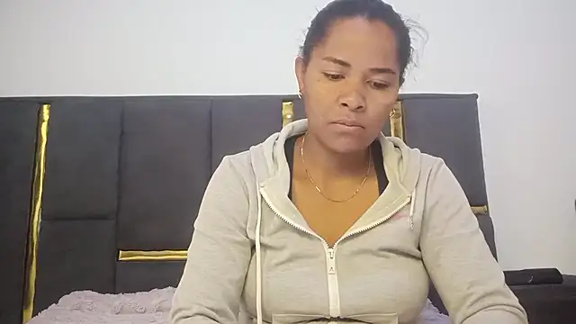 Snapshot of aleixane chatting on 05-15-26, 05:25 aleixane online show from 05-15-26, 05:25