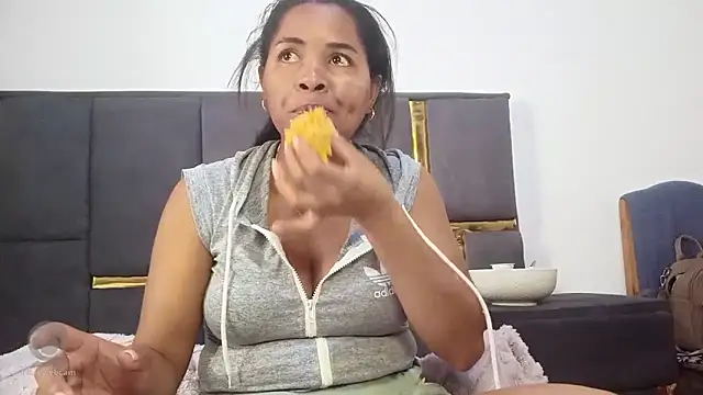 Snapshot of aleixane chatting on 05-16-26, 10:36 aleixane online show from 05-16-26, 10:36