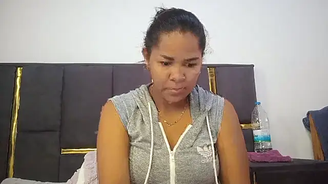 Snapshot of aleixane chatting on 05-28-26, 05:16 aleixane online show from 05-28-26, 05:16