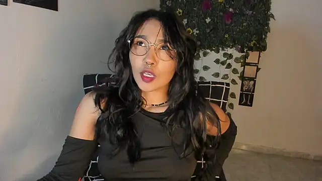 Mary Rosse1 online show from 10-20-25, 06:52