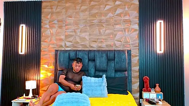 Snapshot of FelipeAndMarcello3 chatting on 07-18-26, 03:05 FelipeAndMarcello3 online show from 07-18-26, 03:05